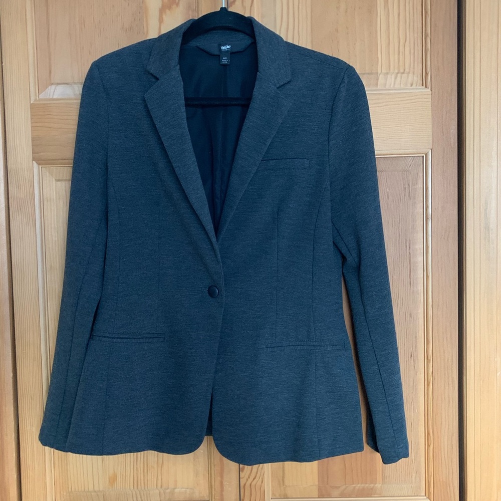 Gray blazer with front closure